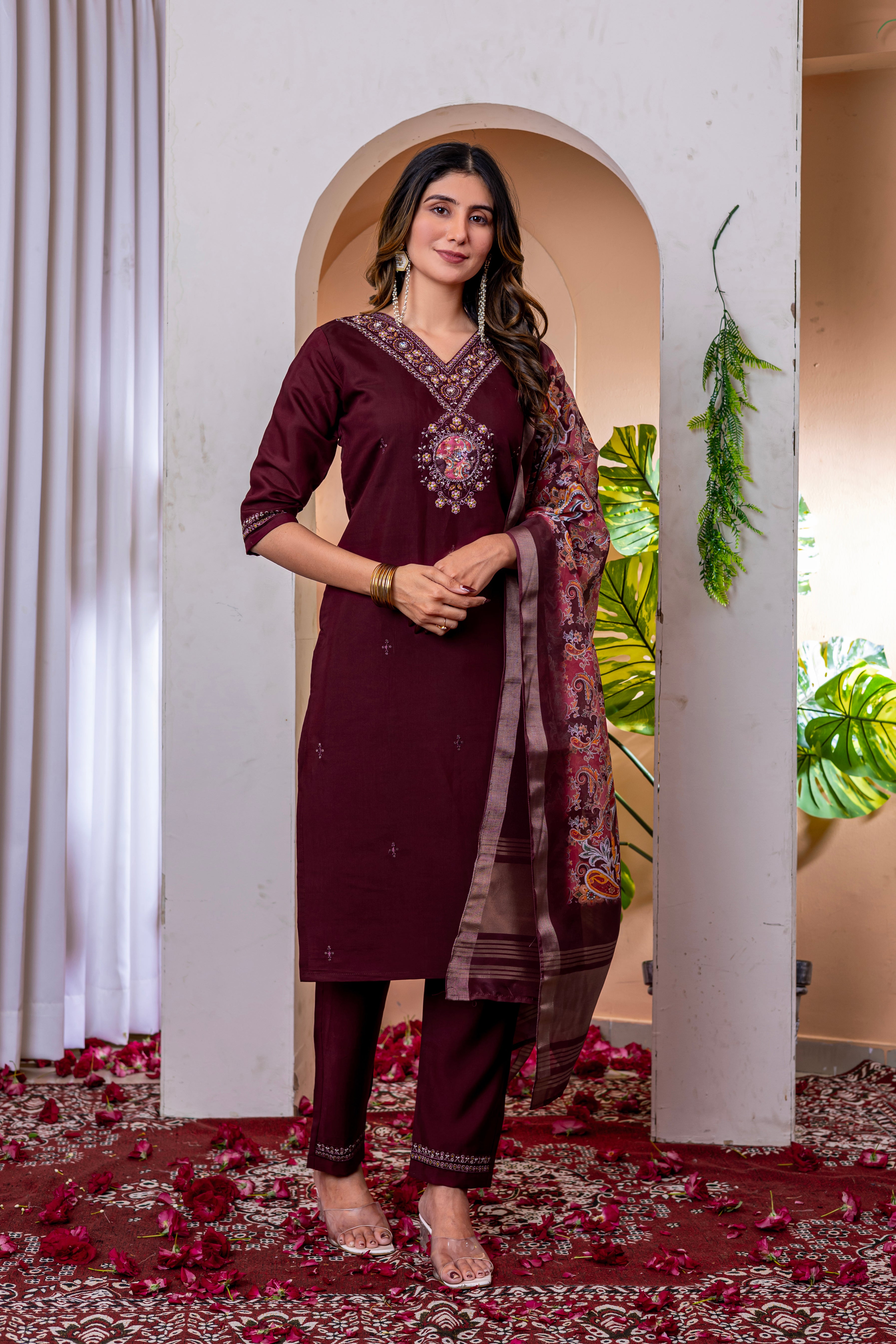 Elegant Straight Kurti Pant Dupatta Set